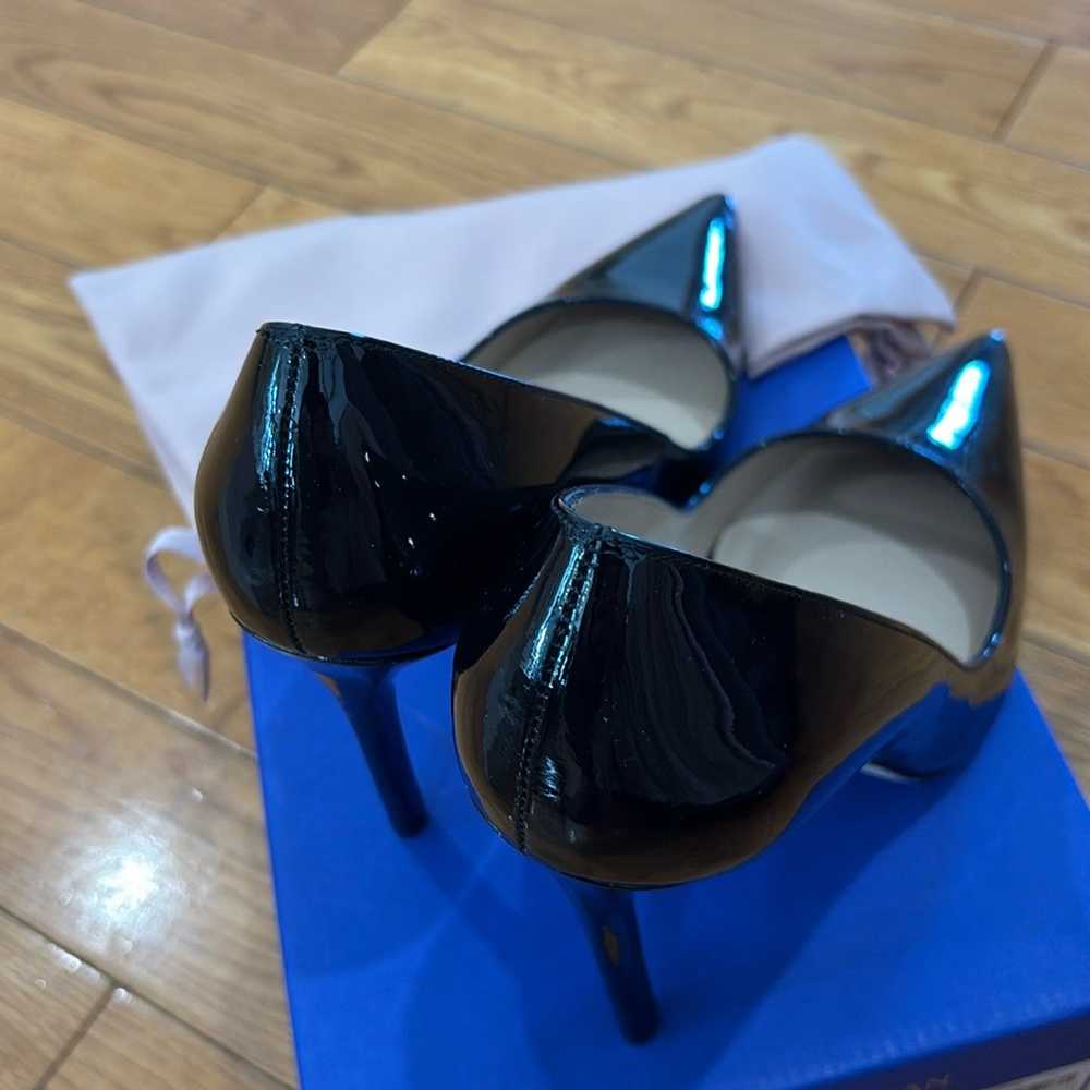 Stuart Weitzman Stuart 110 Pump in Patent Black, Size: 8.5 - Picture 10 of 13